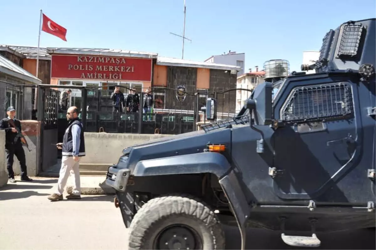 Kars'ta Cinayet Zanlıları Adliyeye Sevk Edildi