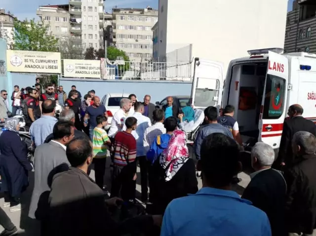 Karşıya Geçerken Tren Çarpan Kız Yaralandı