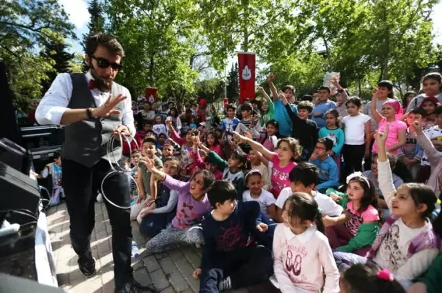 Konak'ta 23 Nisan Coşkusu Başladı
