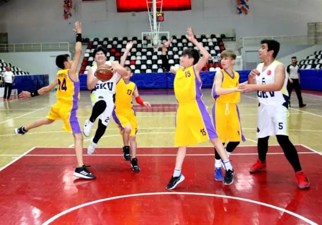 Okullararası Basketbol Yarı Final Müsabakaları Sona Erdi