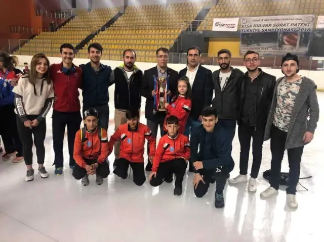 Palandöken Belediyesi Short Track Sporcuları Türkiye'de Bir Numara