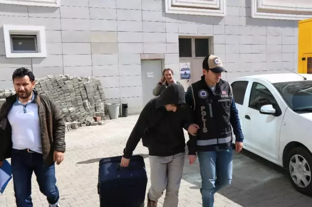 Polis Okulu Öğrencilerinin Sohbet Abisi Gözaltına Alındı