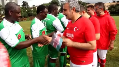 TBMM Kenya'da Kazandığı Kupayı Şehitlere Adadı TBMM Kenya'da Kazandığı Kupayı Şehitlere Adadı