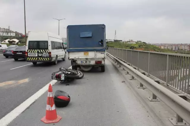 Tem'de Motosikletli Kamyonete Çarptı : 1 Ölü
