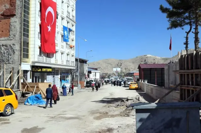 Van'da Sağlık Sokağı Trafiğe Açılıyor