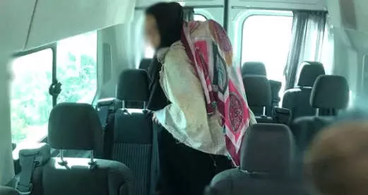 Zabıta Oyunu Bozdu! Yastığa Bebek Görüntüsü Verip Dilenen Kadın Yakalandı