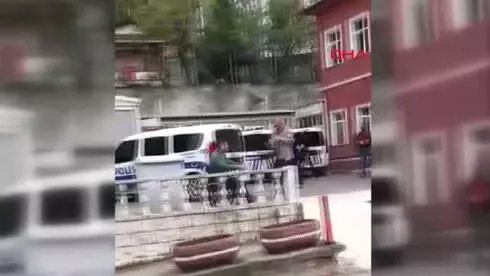 Zonguldak-Polis Merkezi Önündeki Kavga Cep Telefonu Kamerasında