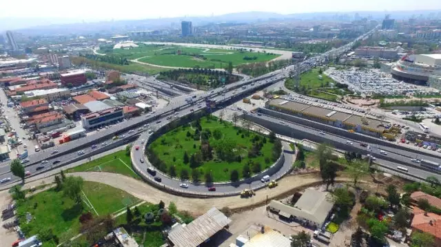 Akköprü Kavşağı İçin İlk Kazma Vuruldu Akköprü Kavşağı İçin İlk Kazma Vuruldu