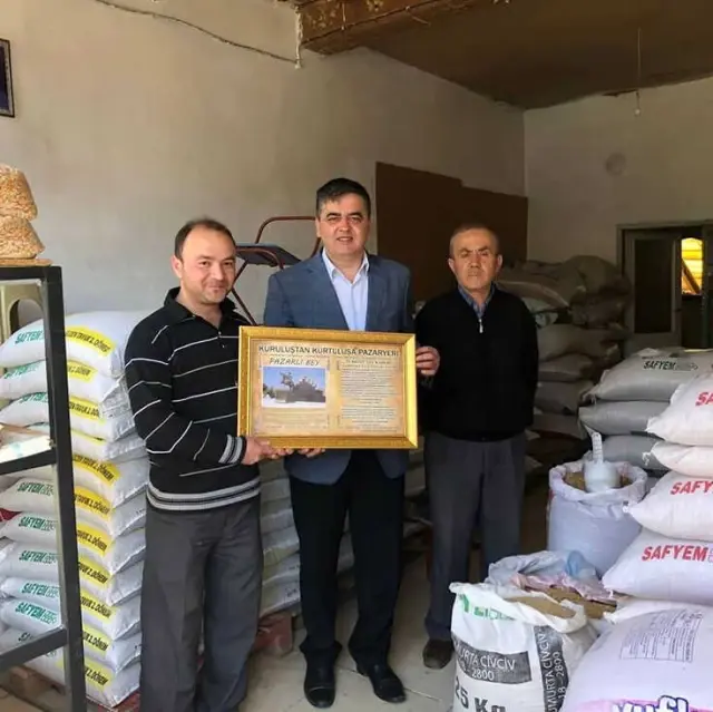Başkan Yalçın'dan İlçe Esnafına Ziyaret Başkan Yalçın'dan İlçe Esnafına Ziyaret