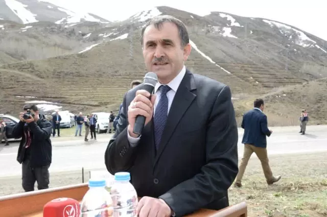 Erzurum'da Fidanlar Toprakla Buluştu Erzurum'da Fidanlar Toprakla Buluştu