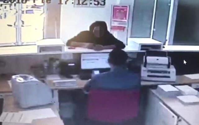 Oyuncak Tabancayla Banka Soymaya Kalktı, Rahatsız Ettim Diyerek Özür Diledi