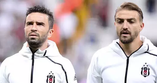 Fenerbahçe Taraftarından Caner Erkin ve Gökhan Gönül'e Tepki