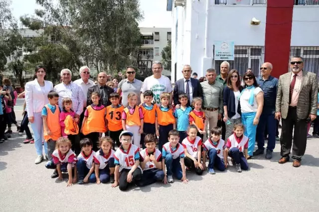 Karşıyaka'da 7'den 77'ye Bahar Coşkusu Karşıyaka'da 7'den 77'ye Bahar Coşkusu