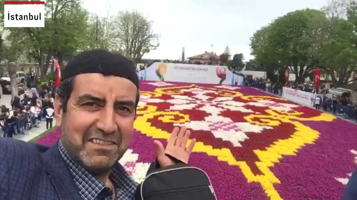 Şelale Fenomeni Bu Kez Sultanahmet'teki Dev Halıyla Şaşkınlık Yaşadı