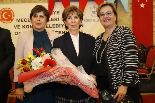 Siyasetin Duayenleri Konak'ta Buluştu