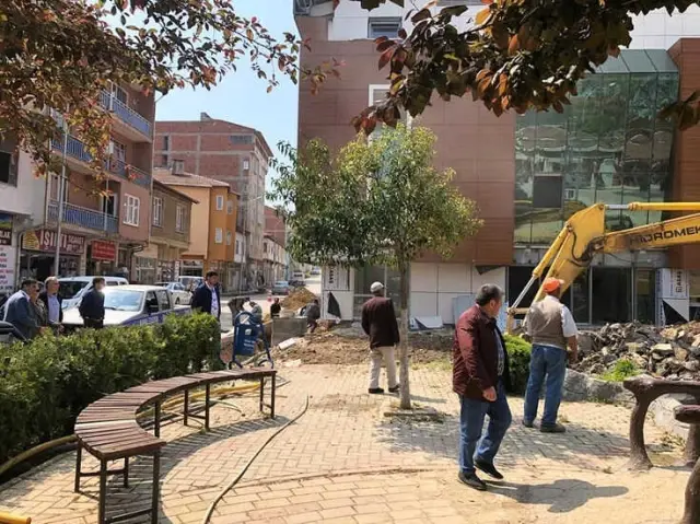 Başkan Yalçın, Çevre Düzenleme Çalışmalarını İnceledi Başkan Yalçın, Çevre Düzenleme Çalışmalarını İnceledi