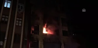 Kartal'da Kitabevinde Çıkan Yangın Apartmanı Sardı: 3 Yaralı