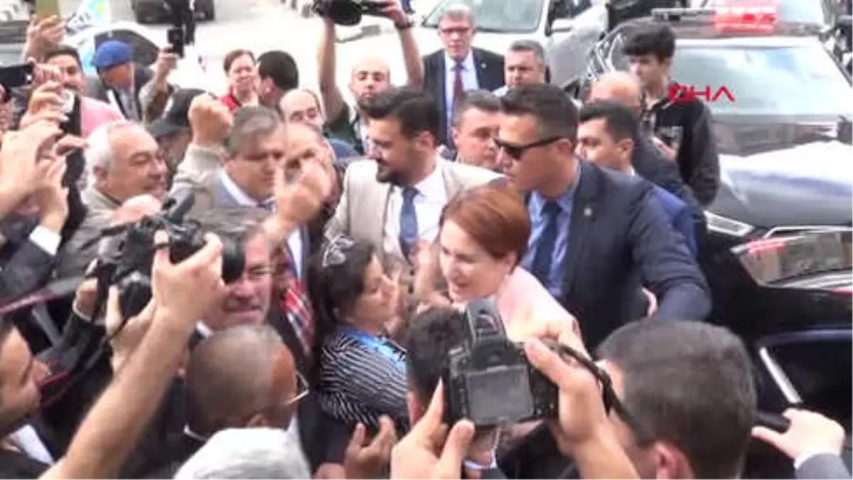 Manisa Meral Akşener: 'Bu Racona Uymaz Kardeşim'