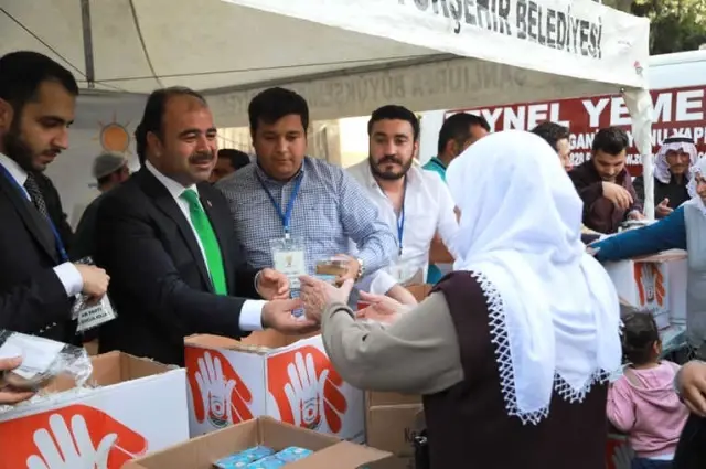 Şehitler İçin Helva Dağıtıldı