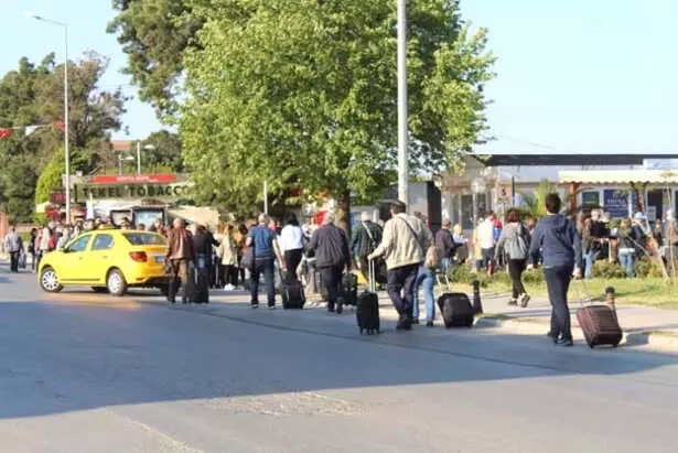 23 Nisan Tatilini Fırsat Bilen Tatilciler, Midilli Adası'na Koştu