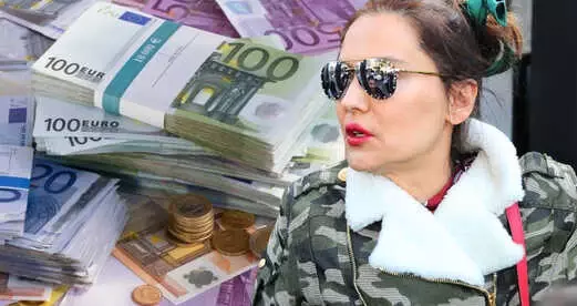 Euronun 5 TL'ye Fırlaması Demet Akalın'ı da Vurdu: Frene Bastım