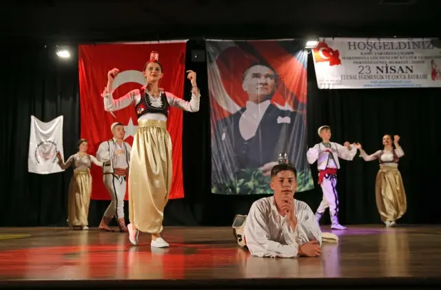 Karşıyaka'yı 23 Nisan Coşkusu Sardı