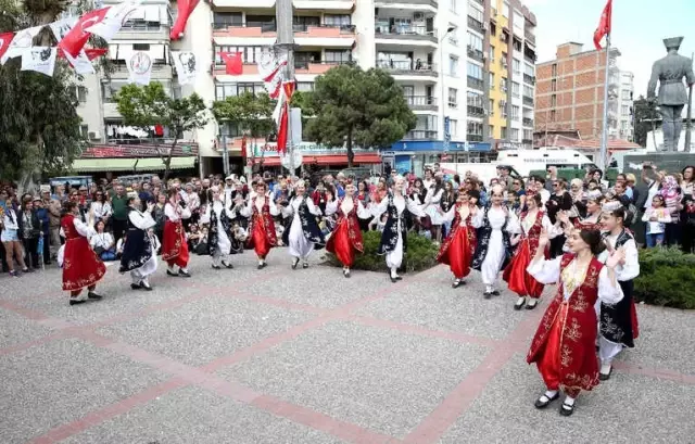 Karşıyaka'yı 23 Nisan Coşkusu Sardı