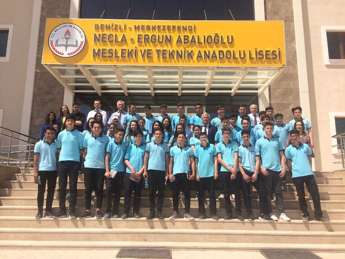 Necla-Ergun Abalıoğlu Öğrencileri Pisa'da Ülkemizi Temsil Etti