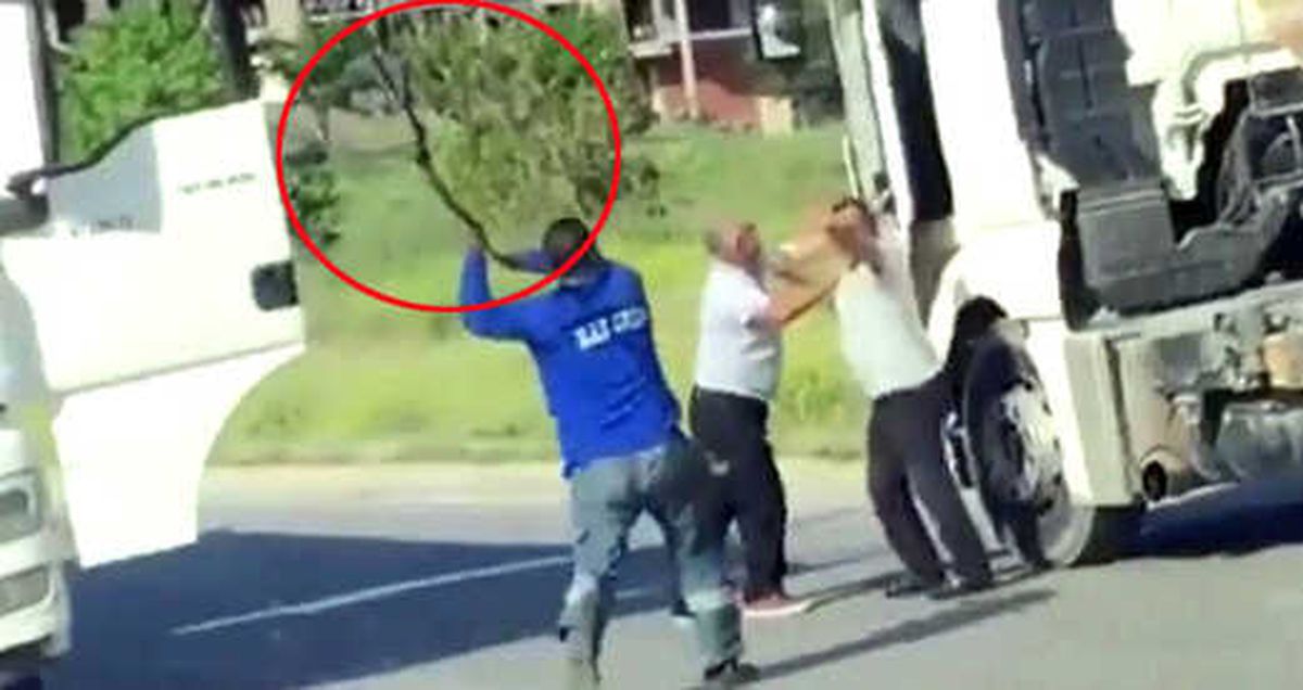 Yok Böyle Trafik Kavgası! Tartıştığı TIR Şoförüne Tırpanla Saldırdı