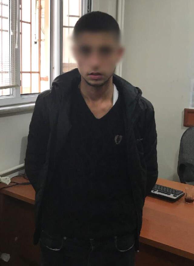 Avukatı Bacaklarından Bıçaklayan İkizlere 4'er Bin TL Para Cezası
