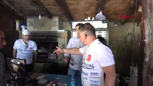 Çanakkale-Akvaryum Adam, Gökçeada'da Kaymakam ve Belediye Başkanı ile Bir Araya Geldi