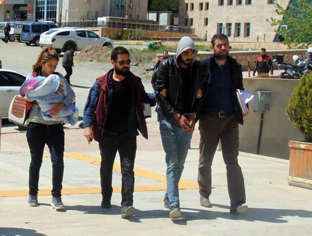 15 Günlük Bebekle, İş Adamına İşkenceli Gasp Tuzağı! İş Yerini Soymaya Çalışırken Yakalandılar