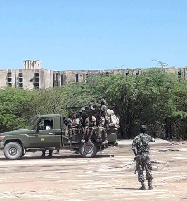 BAE askeri kampında çatışma: 6 asker öldü
