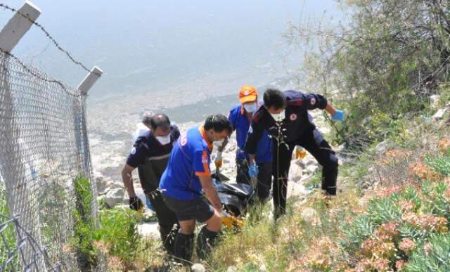 Barajda Su Çekilince, Kayalıkların İçinden Ceset Fışkırdı