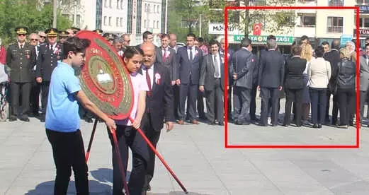 CHP'liler Bartın'da Milli Eğitim Müdürü'nü Sırtlarını Dönerek Protesto Etti!