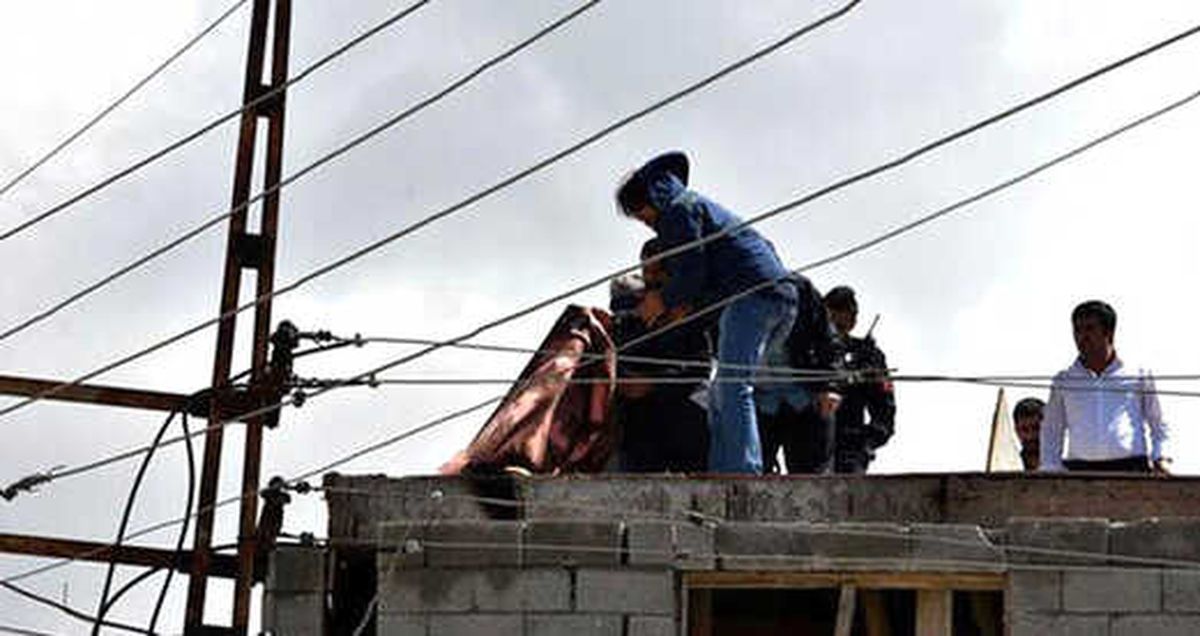 Elektrik Akımına Kapılan Baba ile Oğlu Hayatını Kaybetti