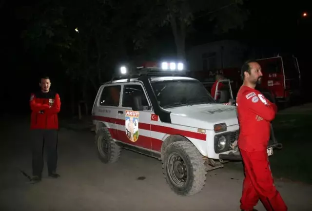 Piknik İçin Gittikleri Ormanda Kaybolan 3 Genç 4 Saat Sonra Bulundu Piknik İçin Gittikleri Ormanda Kaybolan 3 Genç 4 Saat Sonra Bulundu
