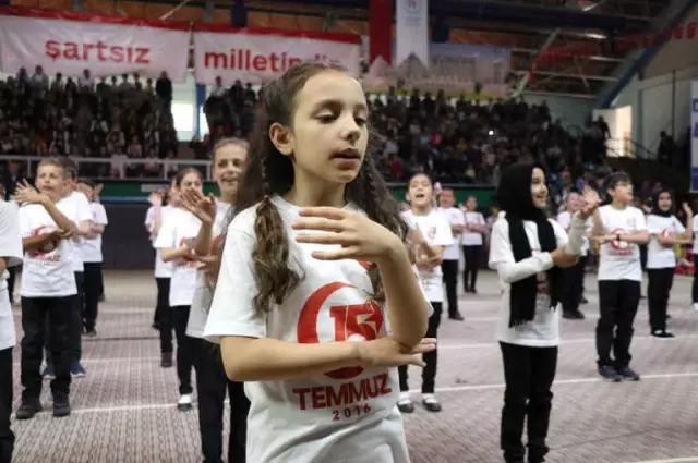 Yoğun Katılımla Ulusal Egemenlik ve Çocuk Bayramı Kutlandı