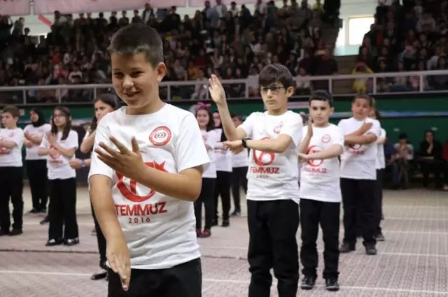 Yoğun Katılımla Ulusal Egemenlik ve Çocuk Bayramı Kutlandı