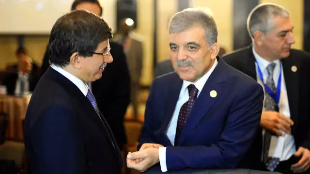 Ankara Kulislerini Hareketlendiren Dedikodu: Gül ve Davutoğlu Gizlice Görüştü!