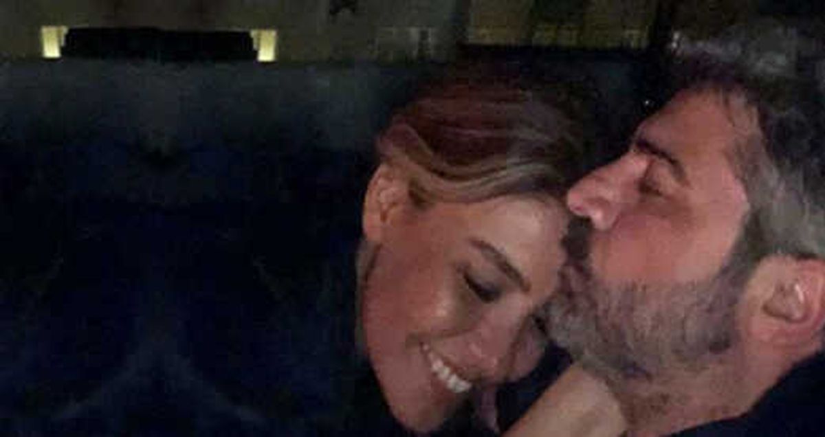 Gülben Ergen Yeni Sevgilisi Burak Törer'e Rakı Masası Hazırladı