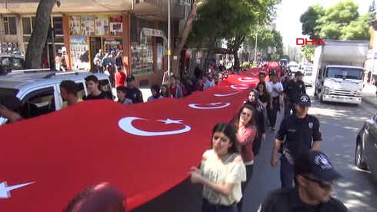 Kahramanmaraş 57'nci Alay Anısına Şehitliğe Yürüdüler