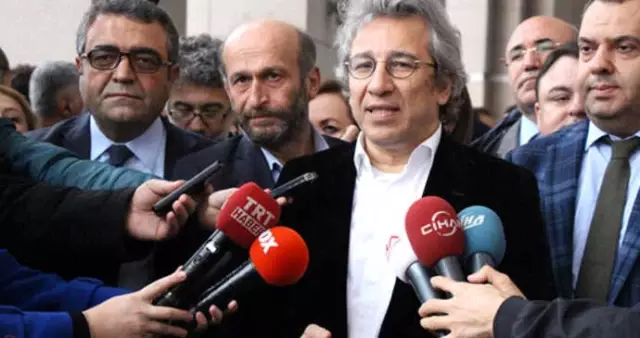 Cumhuriyet Davasında 15 kişiye Hapis Verildi, Can Dündar'ın Dosyası Ayrıldı Cumhuriyet Davasında 15 kişiye Hapis Verildi, Can Dündar'ın Dosyası Ayrıldı