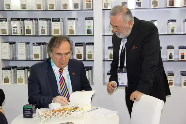 Geleneksel Tıpta Yeni Bir Mucize: Anatolias Geleneksel Tıpta Yeni Bir Mucize: Anatolias