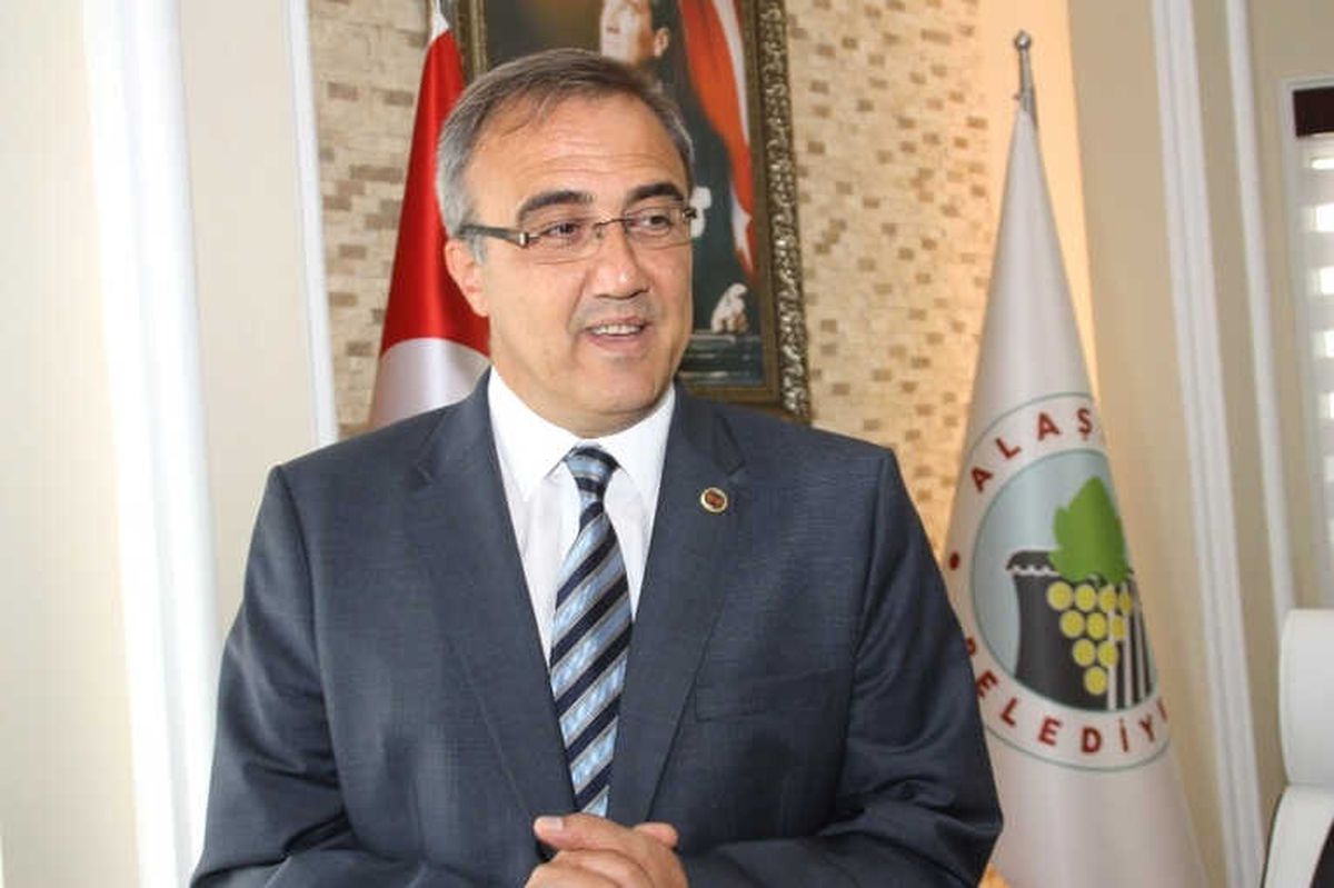 MHP'li Başkan İstifasını Verdi
