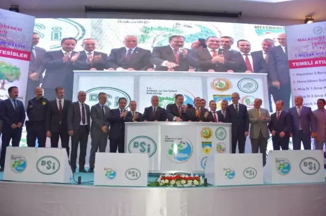 Muş'ta 1 Milyar 917 Milyon TL'lik Yatırımların Temeli Atıldı Muş'ta 1 Milyar 917 Milyon TL'lik Yatırımların Temeli Atıldı