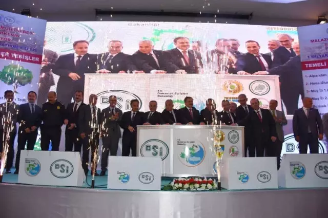 Muş'ta 1 Milyar 917 Milyon TL'lik Yatırımların Temeli Atıldı Muş'ta 1 Milyar 917 Milyon TL'lik Yatırımların Temeli Atıldı