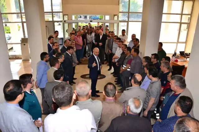 Saraoğlu, Daire Amirleri ve Belediye Personeli ile Vedalaştı Saraoğlu, Daire Amirleri ve Belediye Personeli ile Vedalaştı