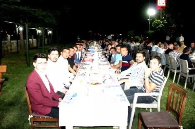 Sarıgöl'de Dayanışma Yemeği Sarıgöl'de Dayanışma Yemeği