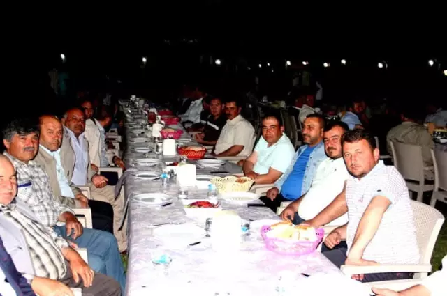 Sarıgöl'de Dayanışma Yemeği Sarıgöl'de Dayanışma Yemeği